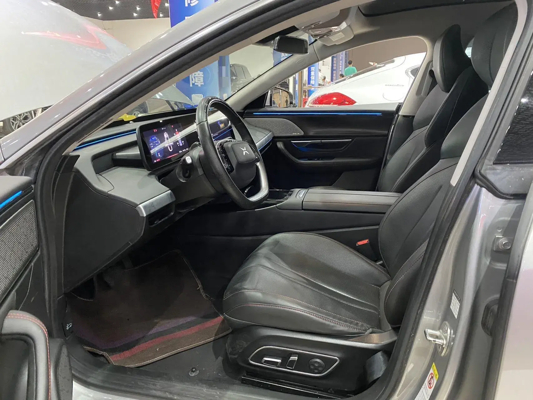 2020 XPENG P7 thumbnail 4