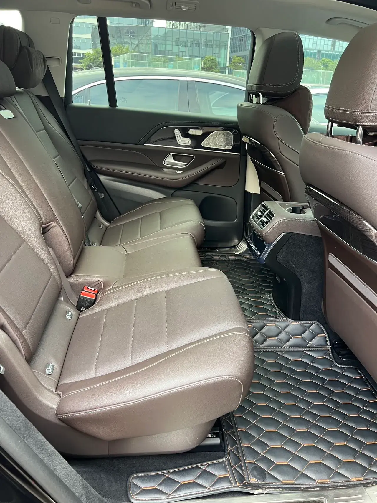 2023 MERCEDES-BENZ GLS thumbnail 4