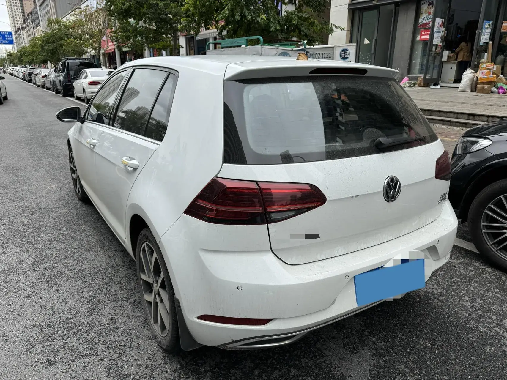 2018 VOLKSWAGEN GOLF thumbnail 4