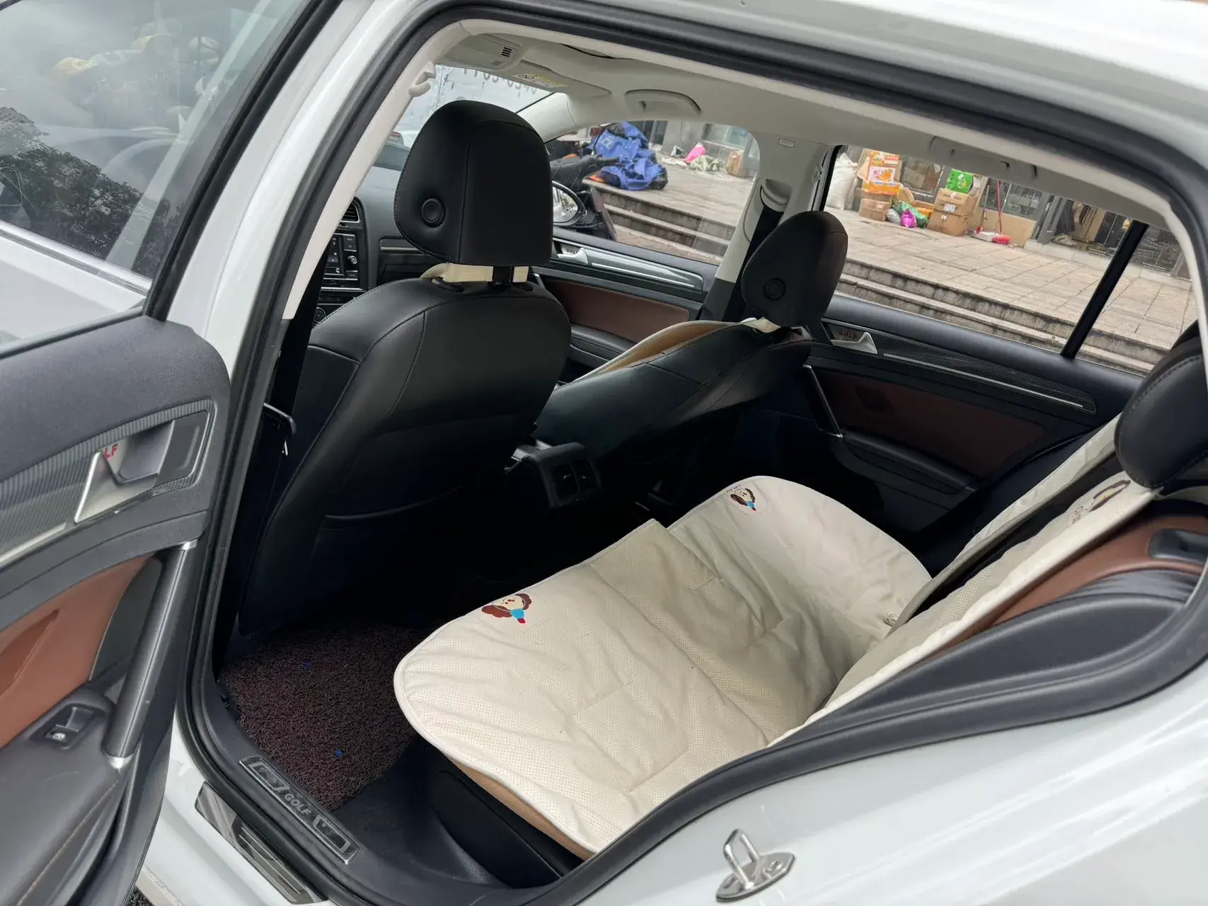 2018 VOLKSWAGEN GOLF thumbnail 3