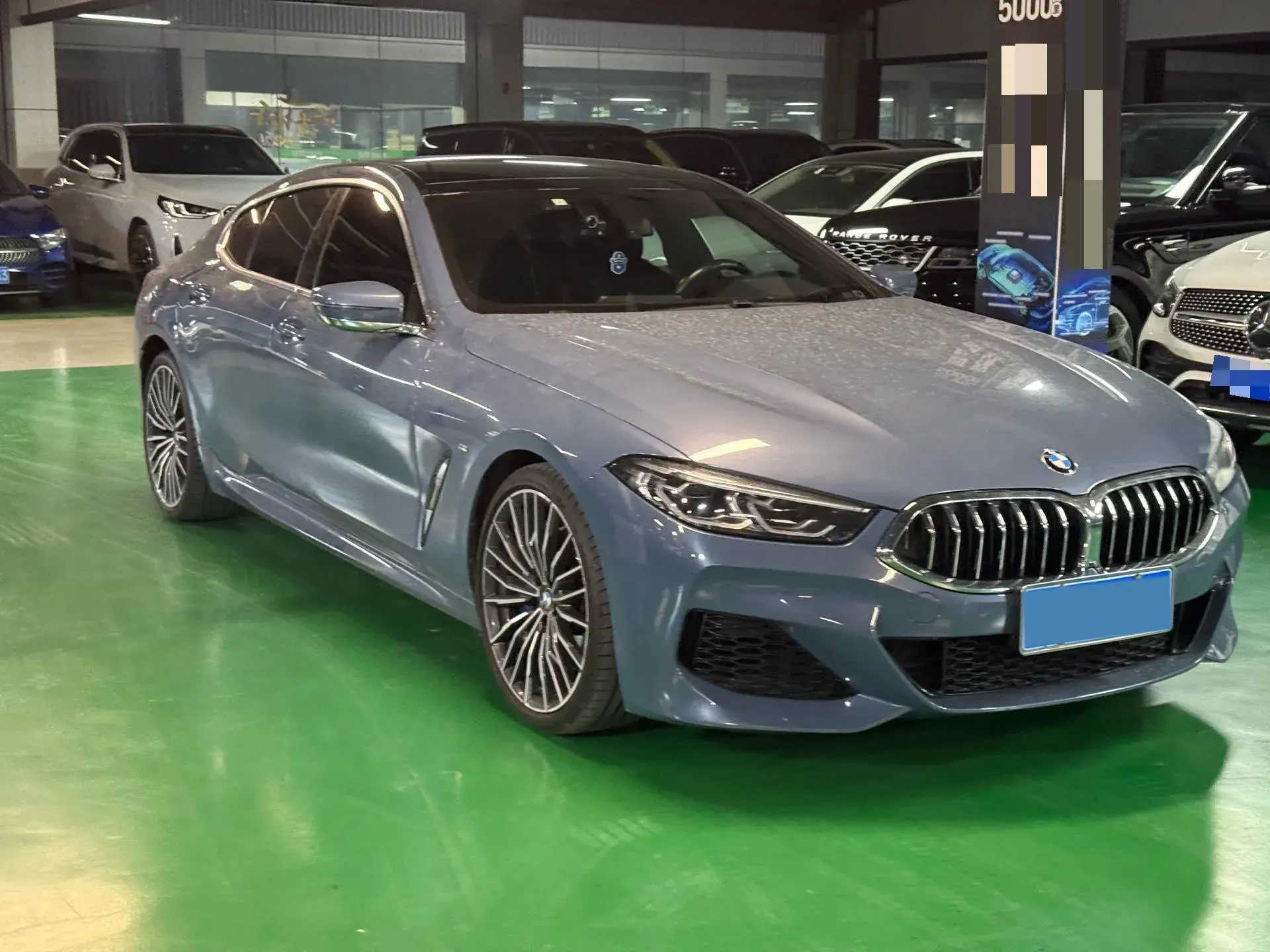 2021 BMW 8 thumbnail 3