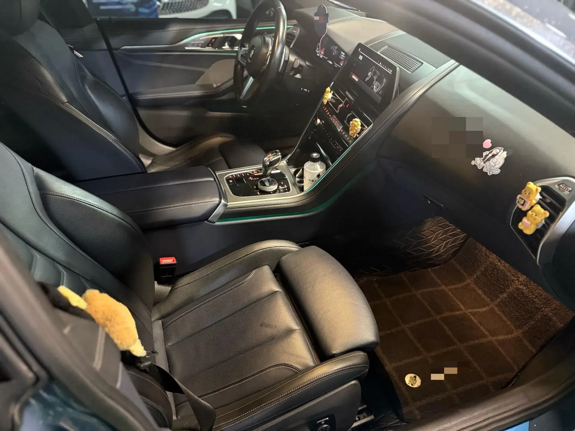 2021 BMW 8 thumbnail 4