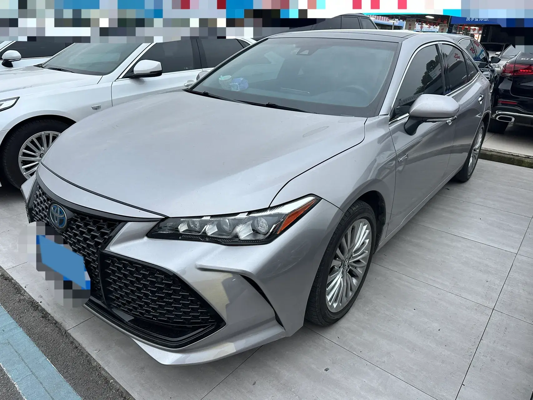 2022 TOYOTA AVALON view 1