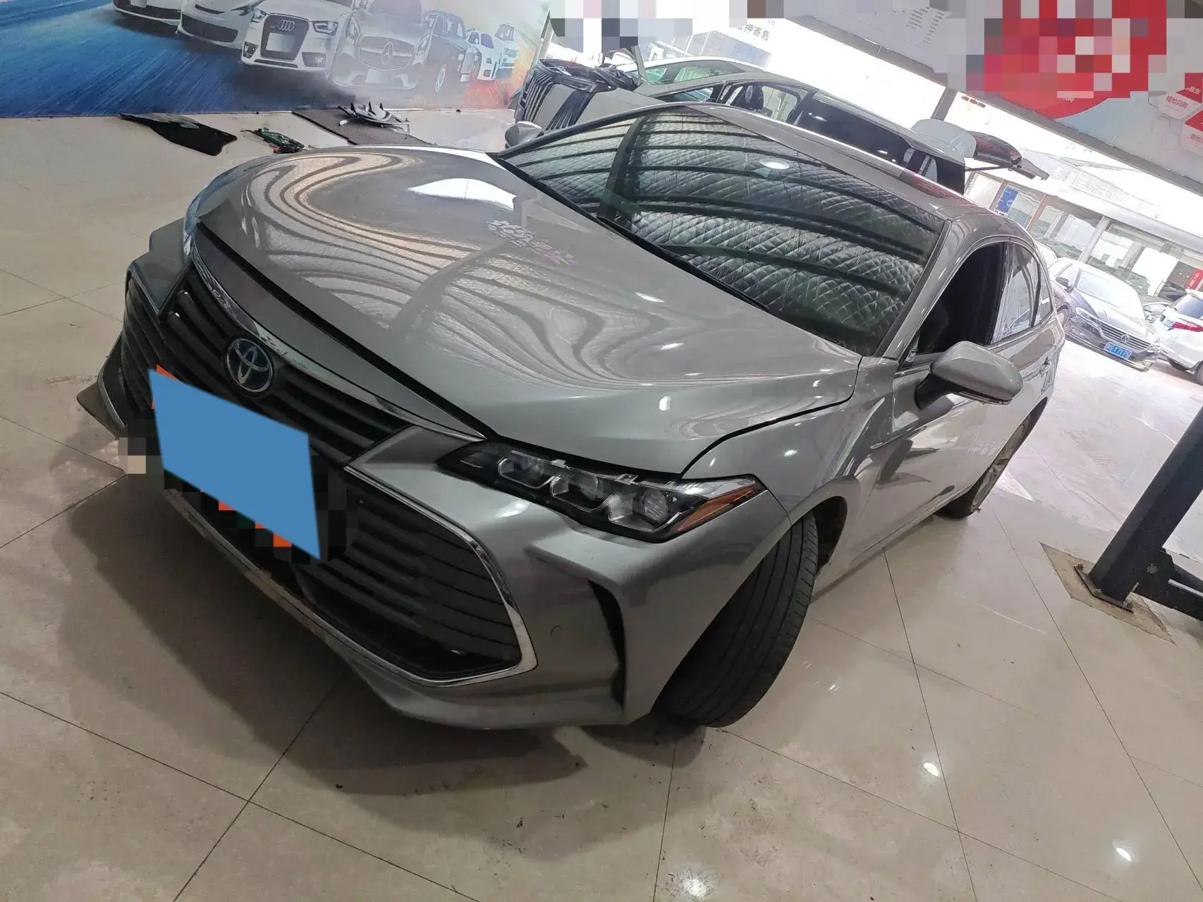 2019 TOYOTA AVALON view 1