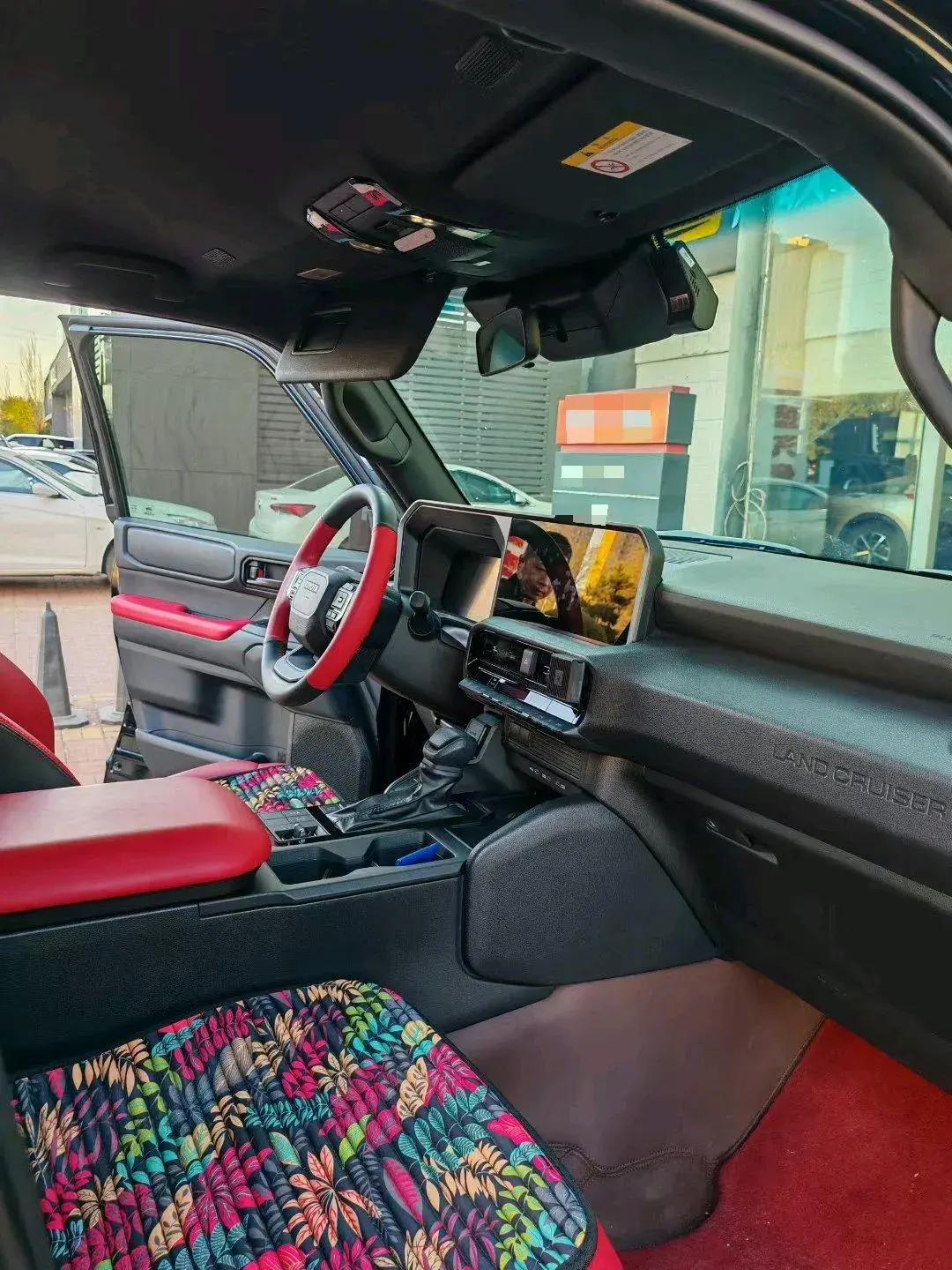 2024 TOYOTA LAND thumbnail 3