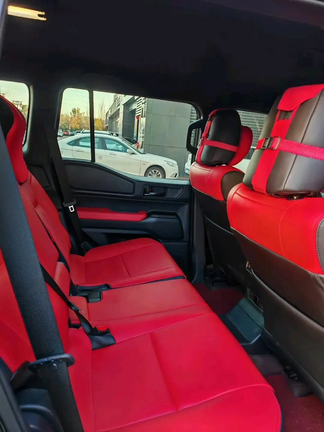 2024 TOYOTA LAND thumbnail 4