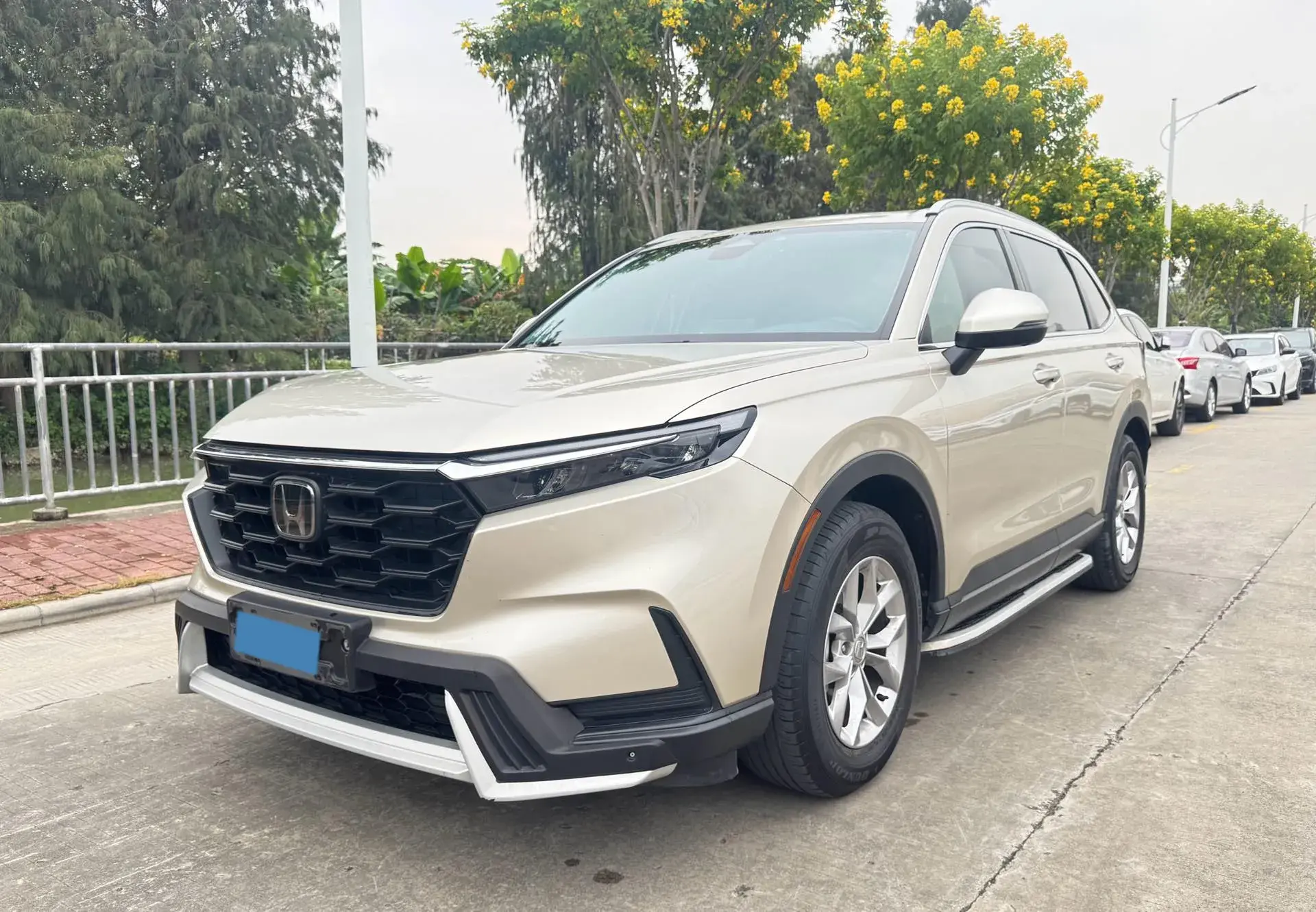 2023 HONDA CR-V view 1