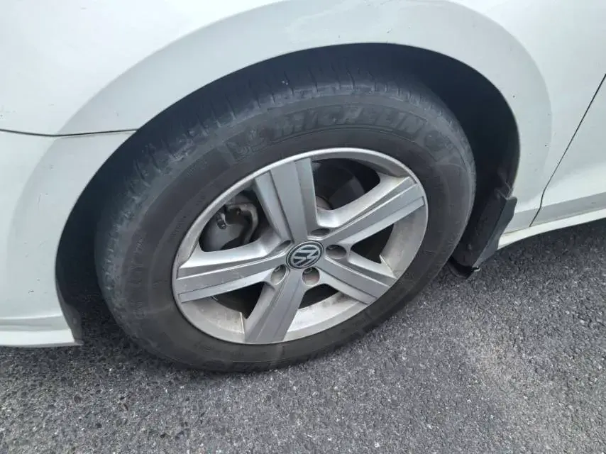 2019 VOLKSWAGEN LAMANDO thumbnail 3