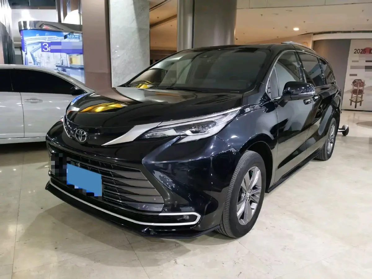 2024 Toyota Sienna 2.5L 189HP L4 E-CVT Hybrid 2024 Toyota Sienna 2.5L 189HP L4 E-CVT Hybrid