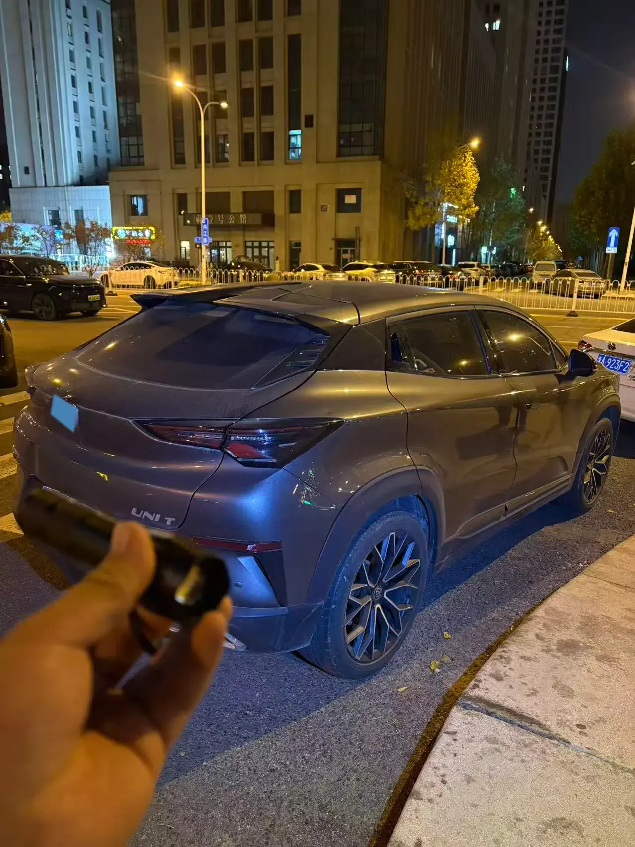 2022 CHANGAN UNI-T thumbnail 2