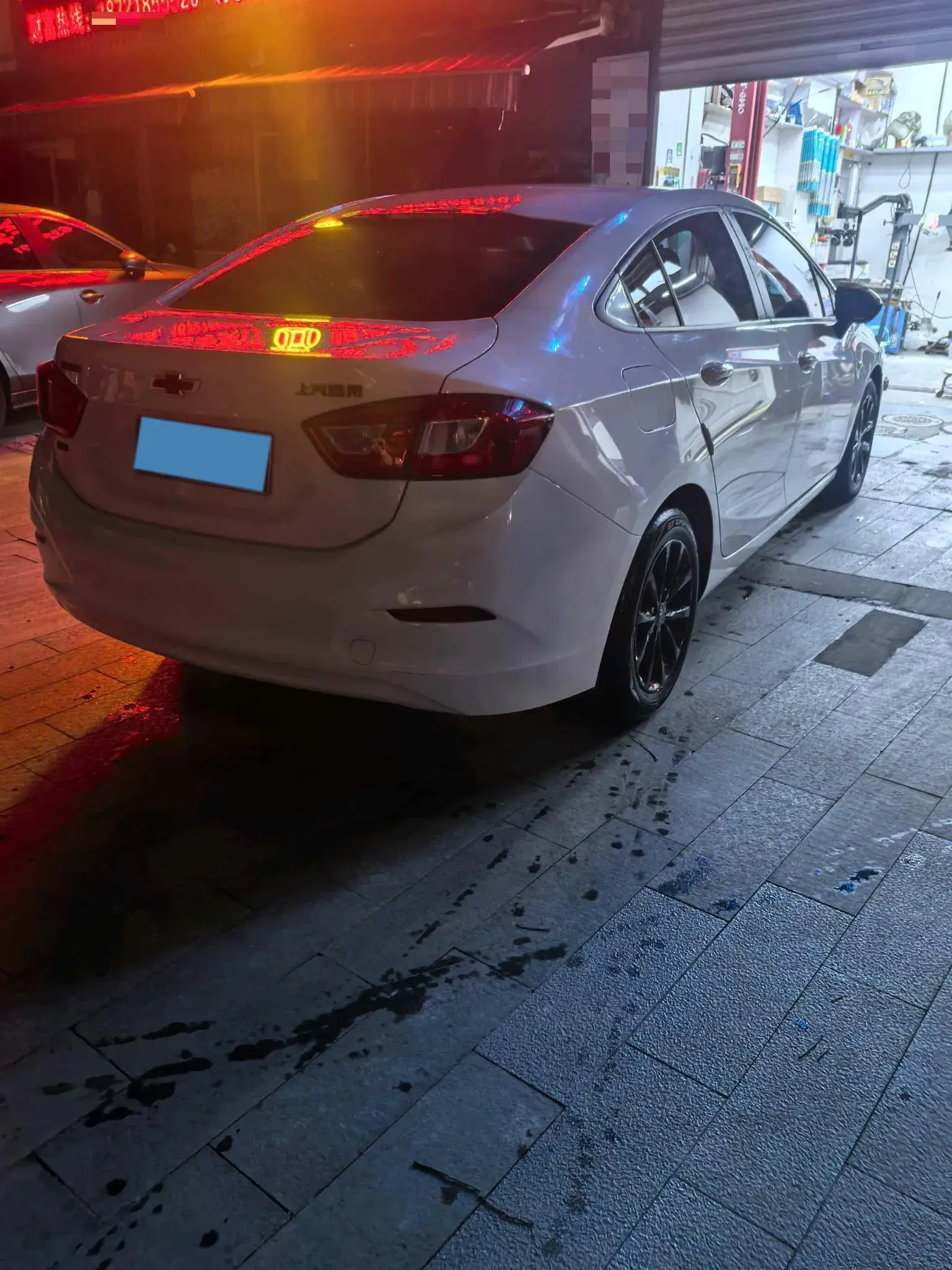 2018 CHEVROLET CRUZE thumbnail 3