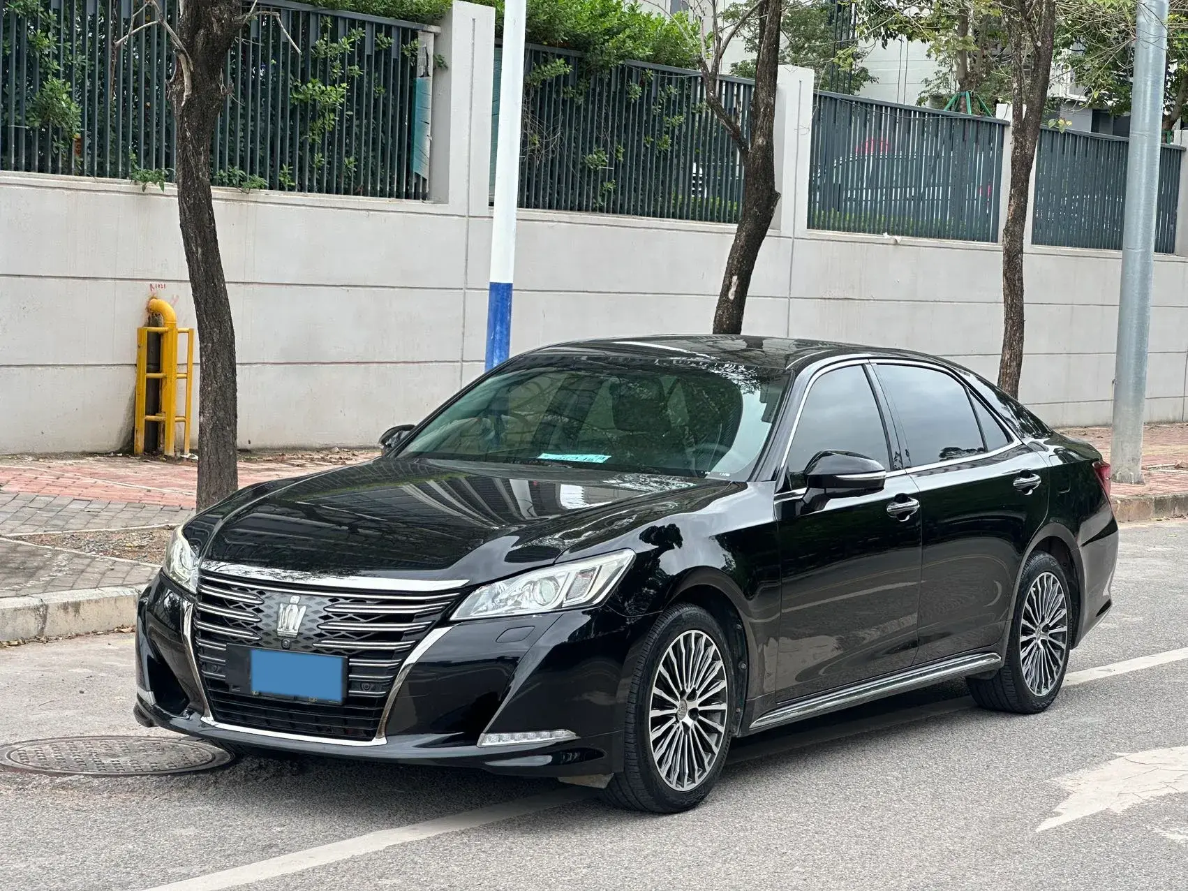 2018 TOYOTA CROWN view 1