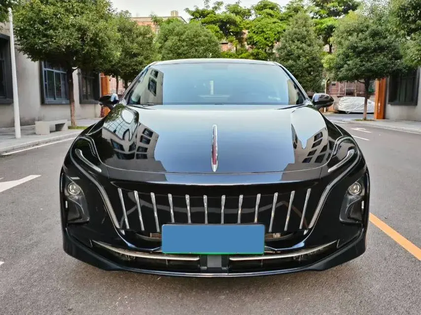 2023 HONGQI E-QM5 thumbnail 2