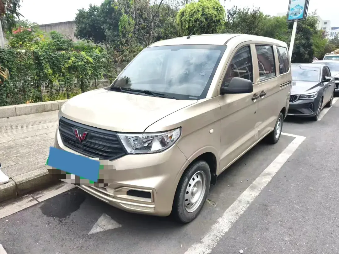 2022 WuLing HongGuang V 1.5L 99HP L4 6MT