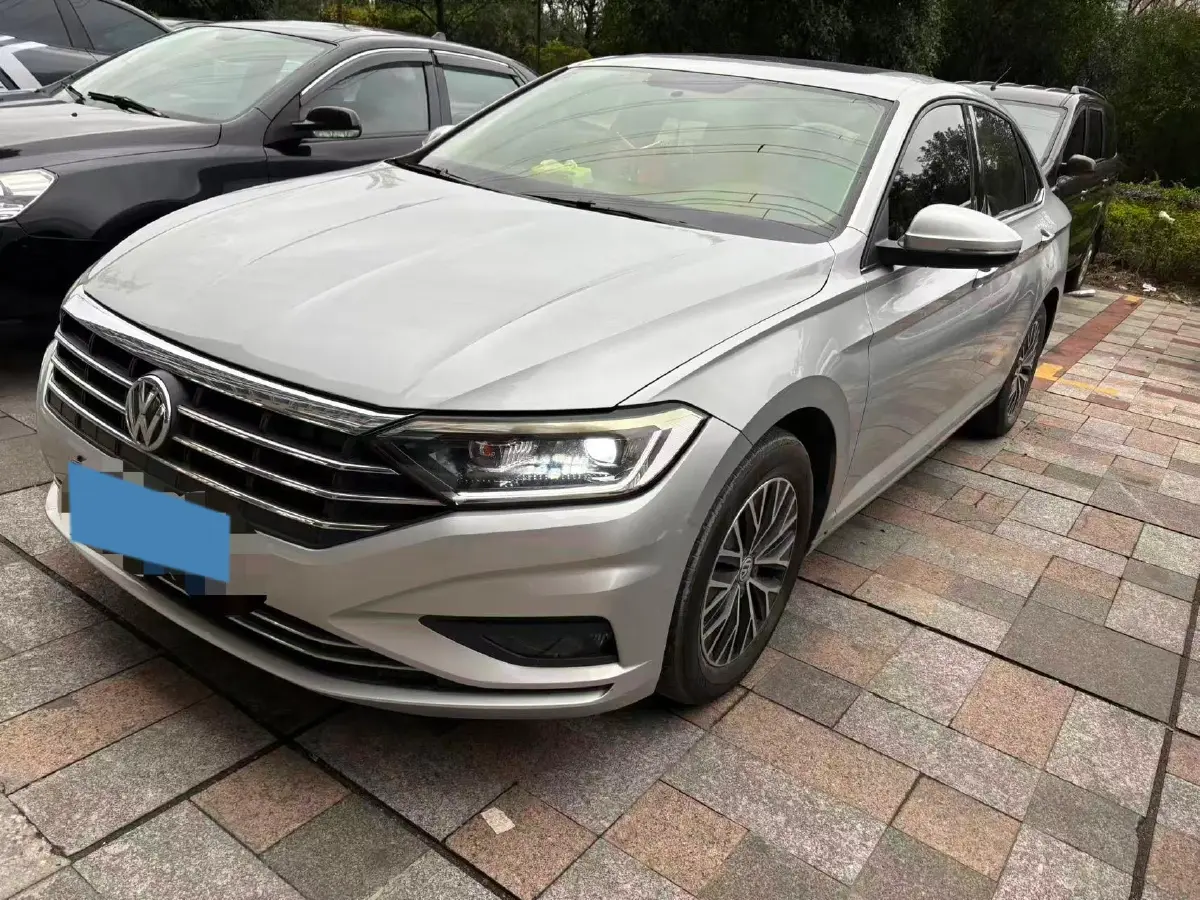 2019 Volkswagen Sagitar 1.2T 116HP L4 7DCT
