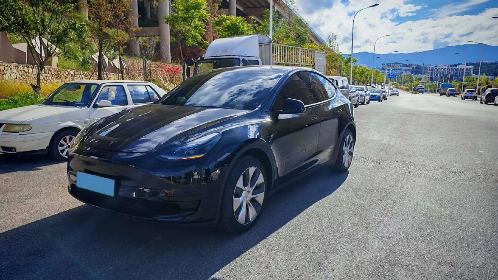 2022 Tesla Model Y BEV 60KWH