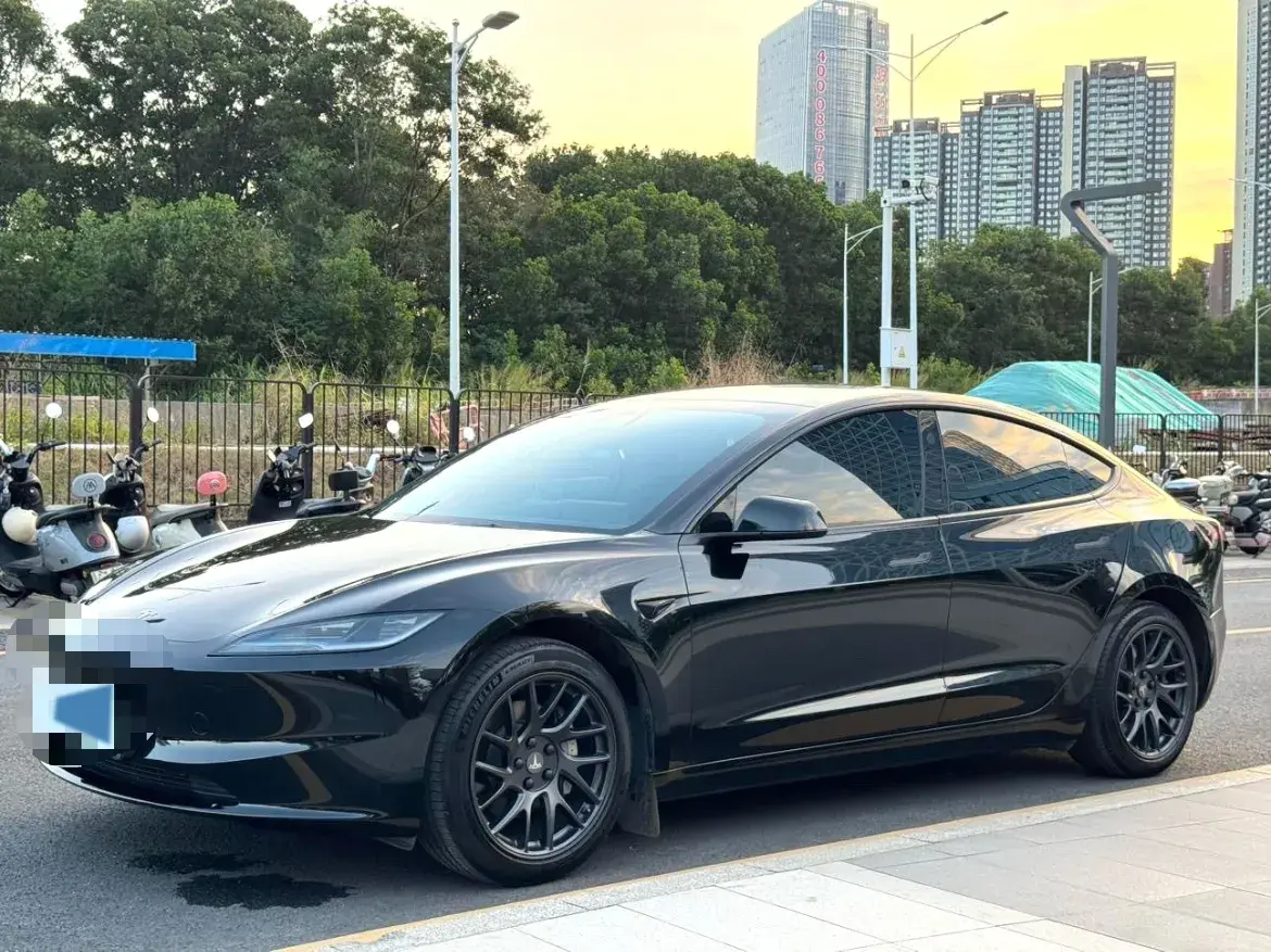2023 TESLA MODEL view 1