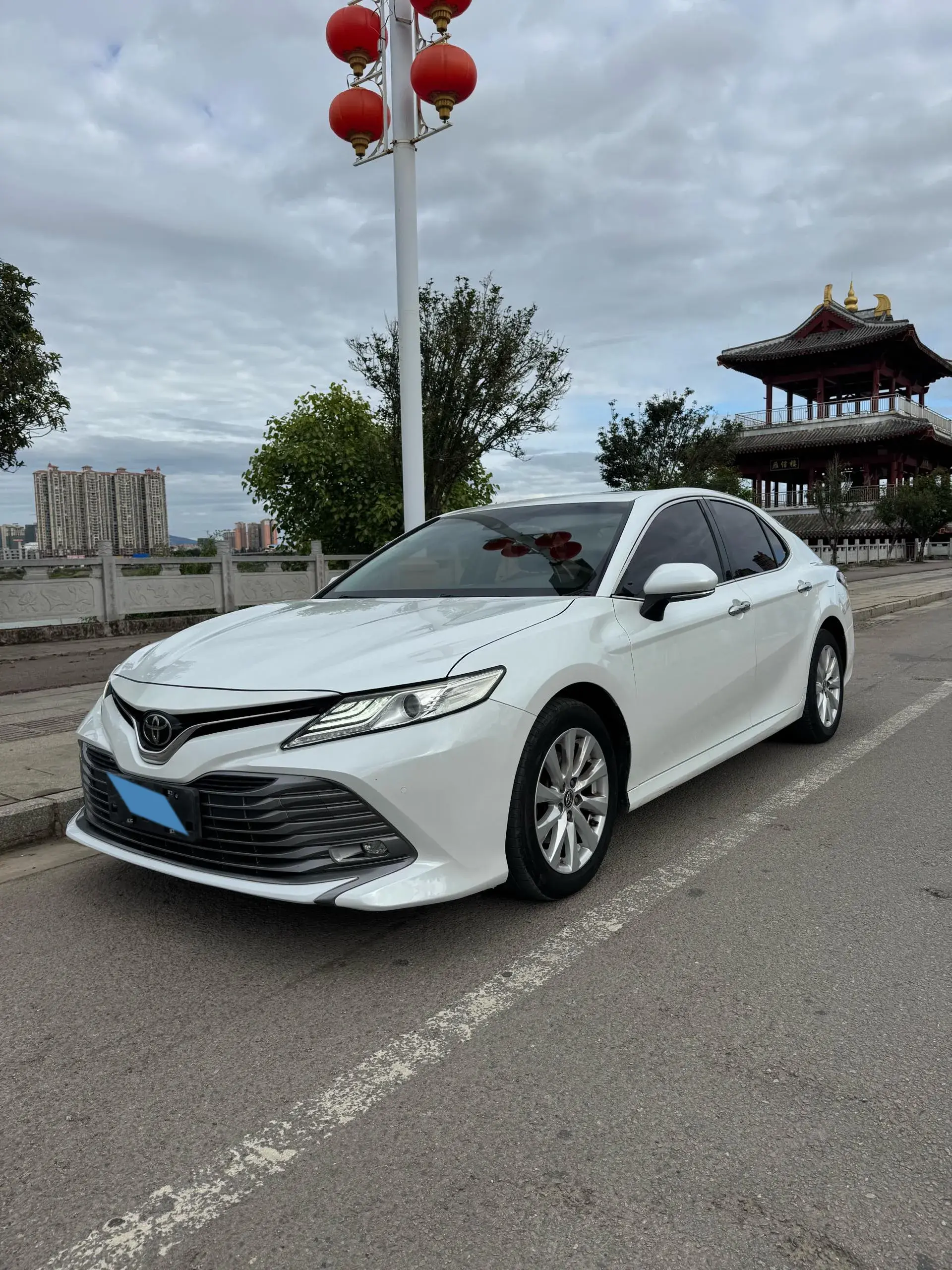 2018 TOYOTA CAMRY view 1