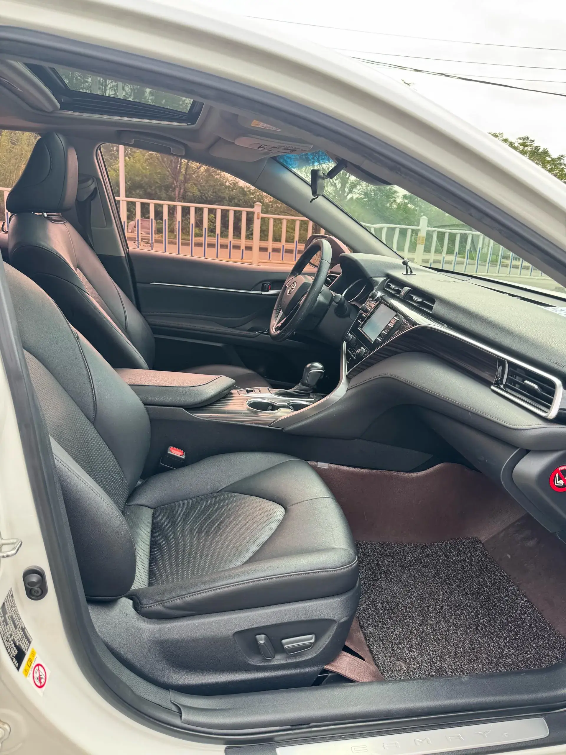 2018 TOYOTA CAMRY thumbnail 4