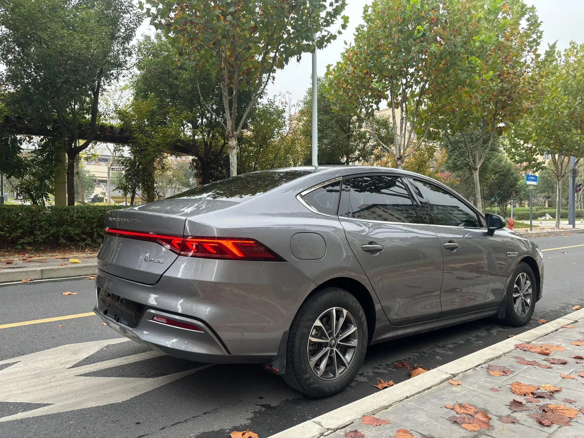 2023 BYD QIN thumbnail 4