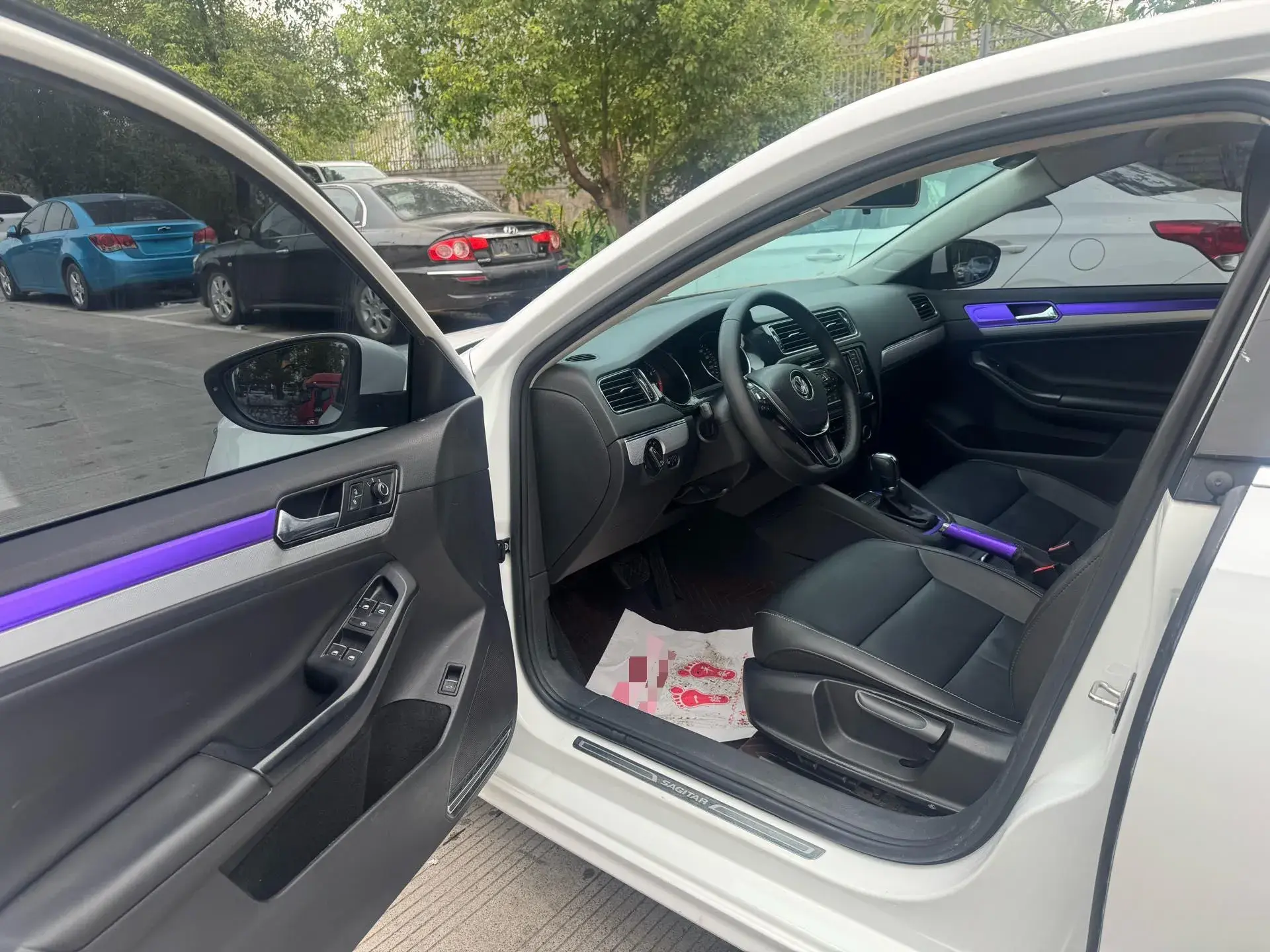 2018 VOLKSWAGEN SAGITAR thumbnail 4