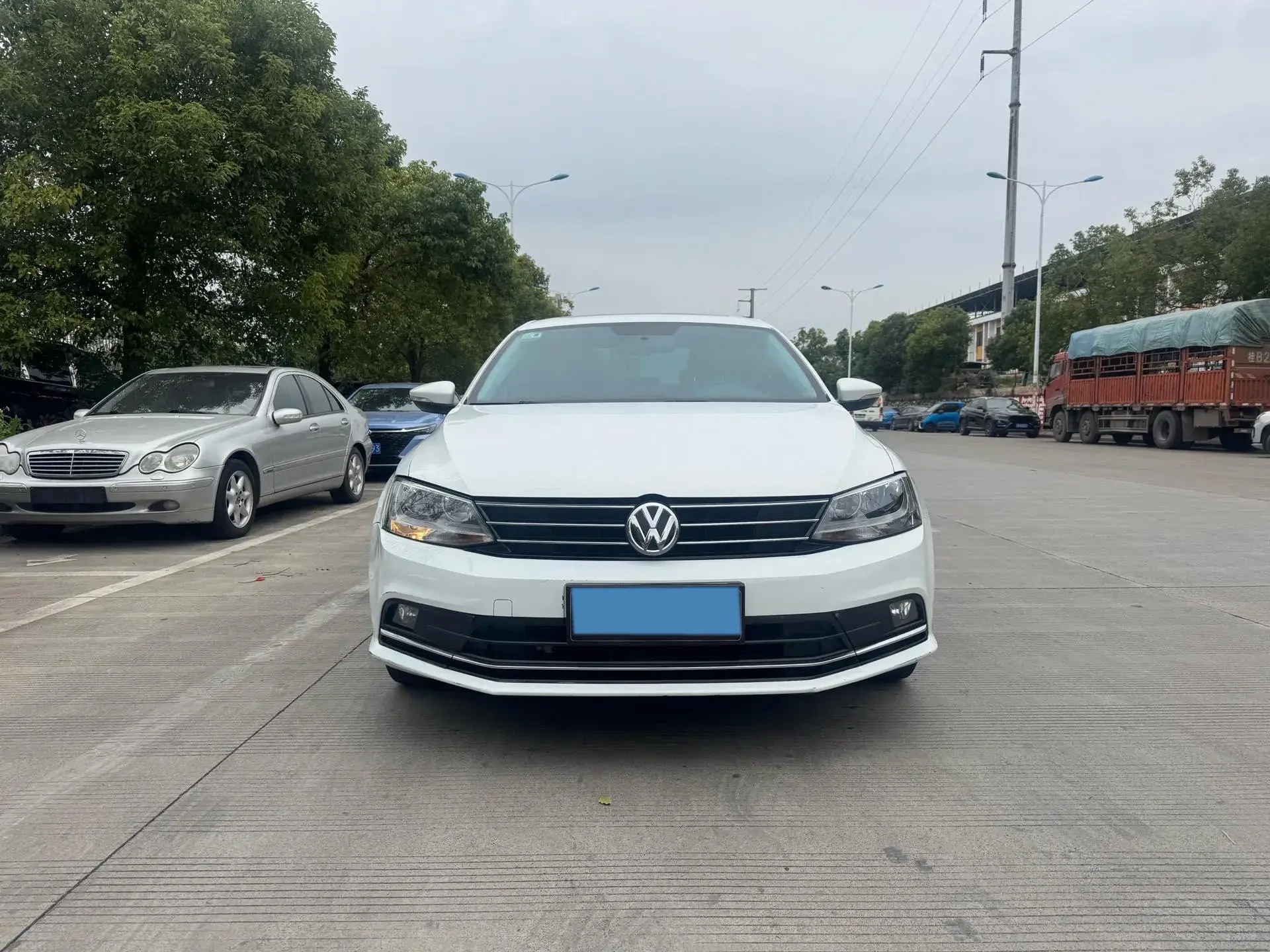 2018 VOLKSWAGEN SAGITAR thumbnail 2