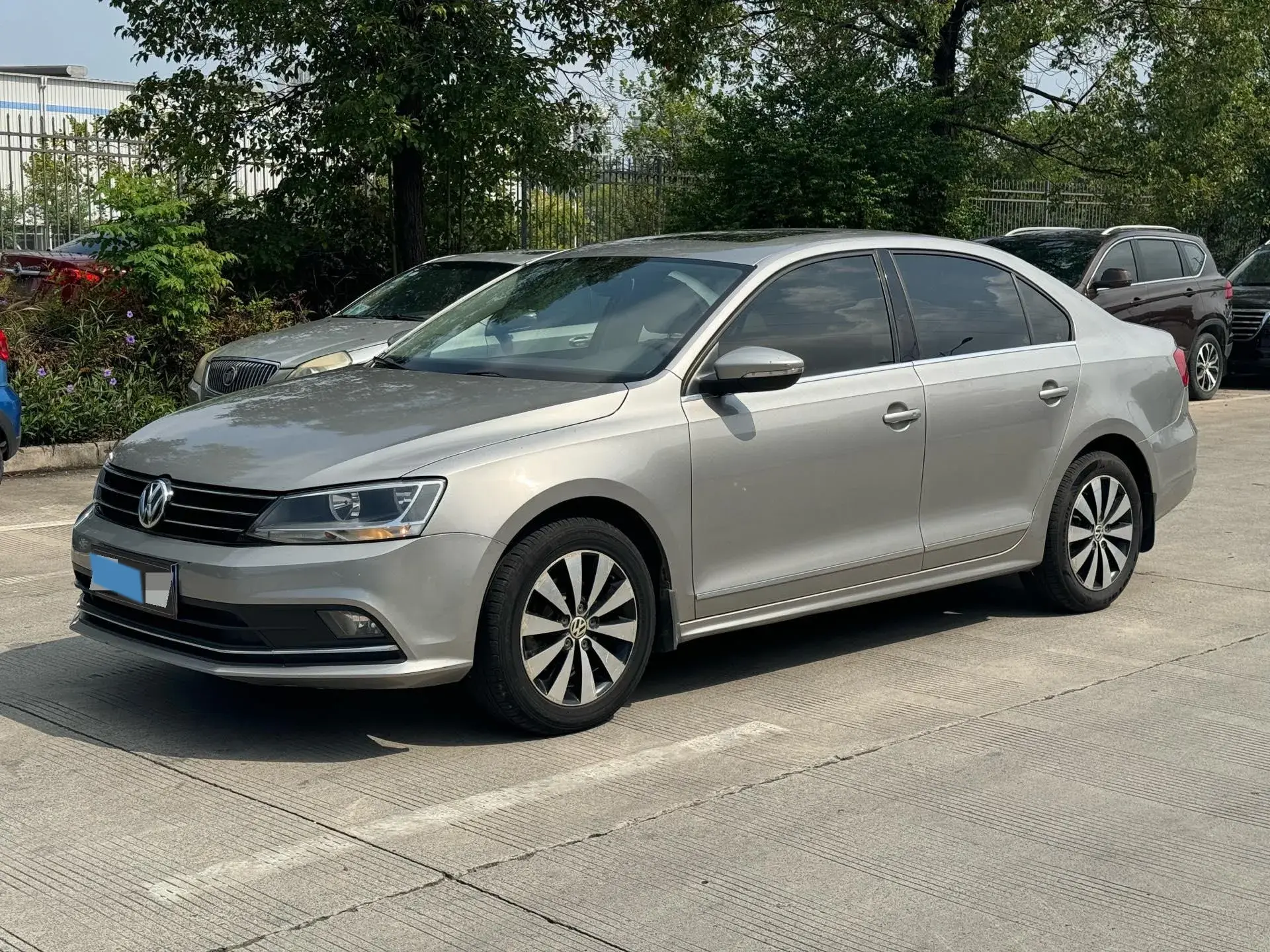 2018 VOLKSWAGEN SAGITAR view 1
