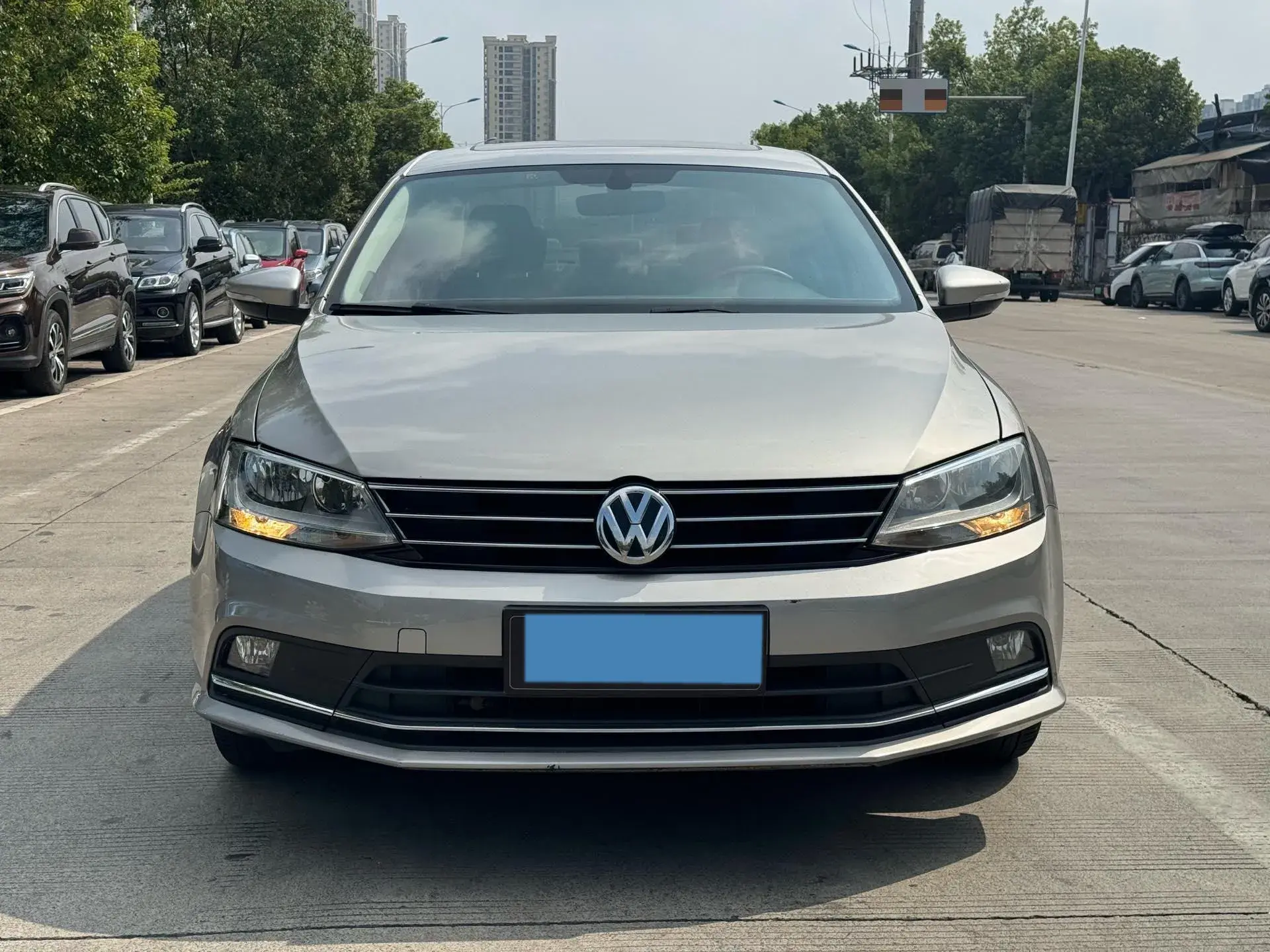 2018 VOLKSWAGEN SAGITAR thumbnail 2