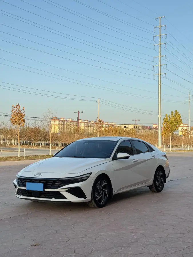 2023 Hyundai Elantra 1.5L 115HP L4 CVT