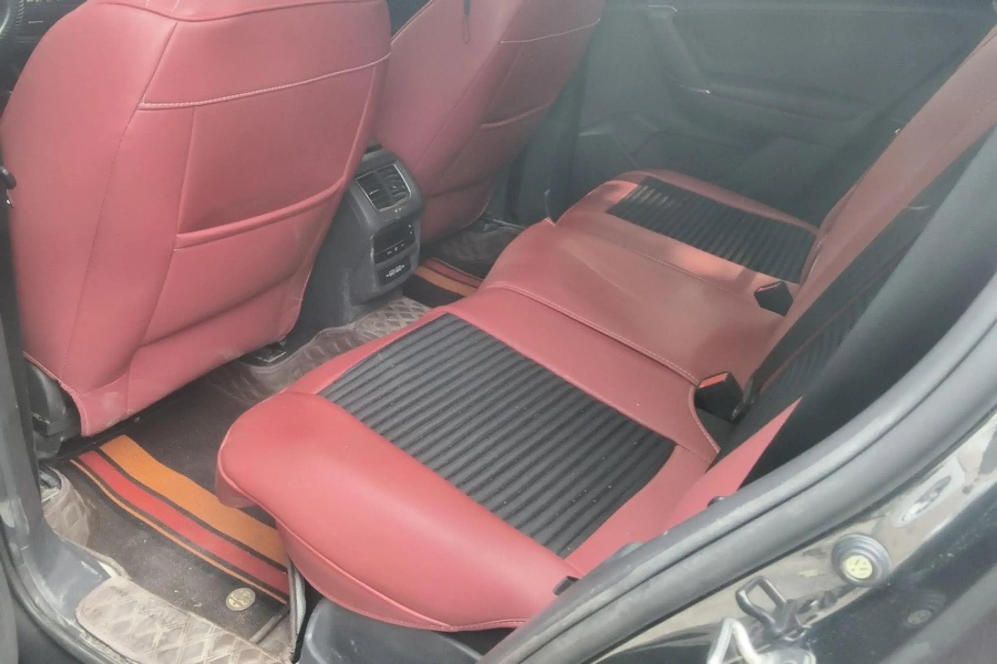 2021 VOLKSWAGEN THARU thumbnail 4