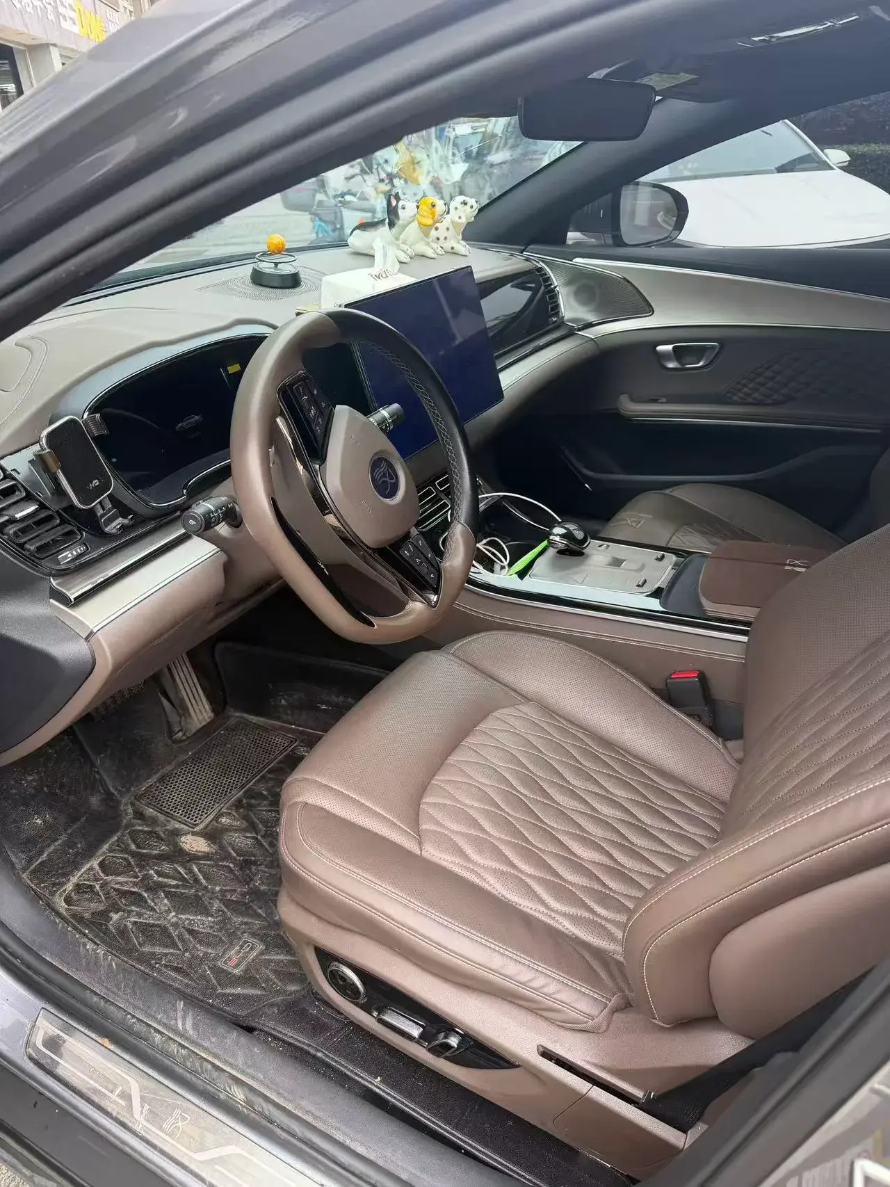 2023 BYD HAN thumbnail 3