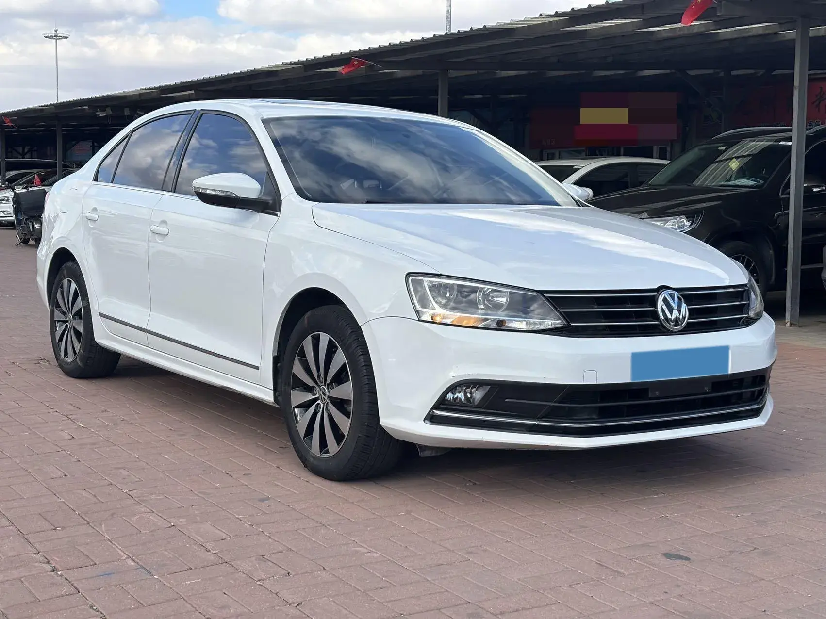 2018 VOLKSWAGEN SAGITAR thumbnail 3