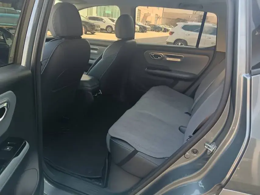 2023 AION Y thumbnail 4