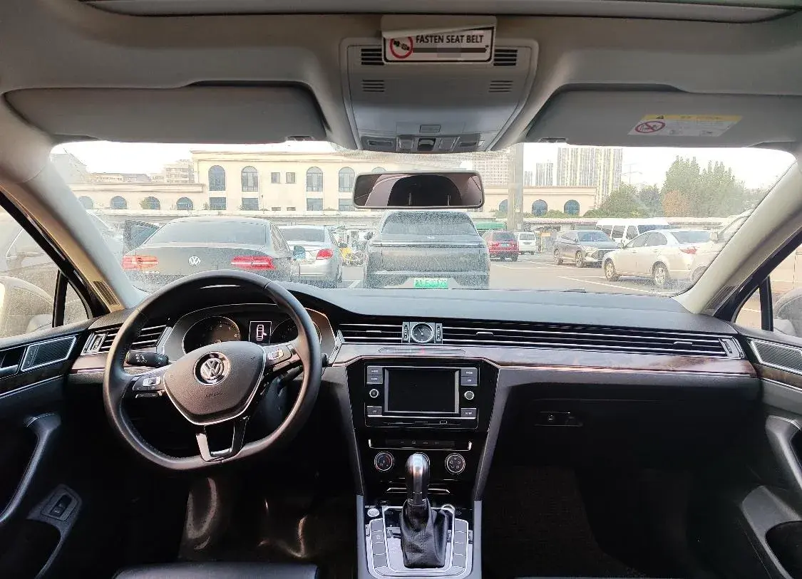 2019 VOLKSWAGEN MAGOTAN thumbnail 2