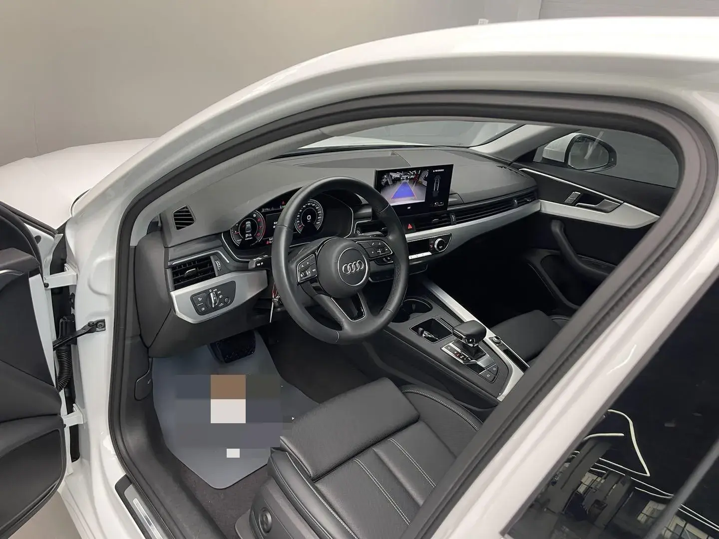 2024 AUDI A4L thumbnail 3