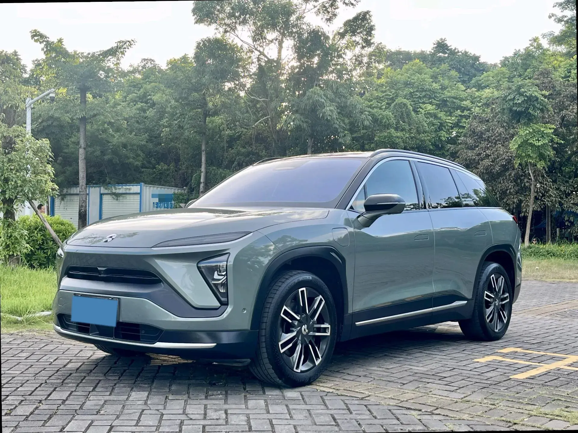 2020 NIO EC6 view 1