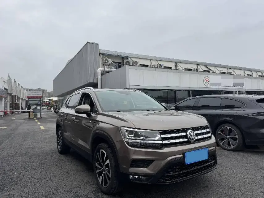 2019 VOLKSWAGEN THARU thumbnail 4