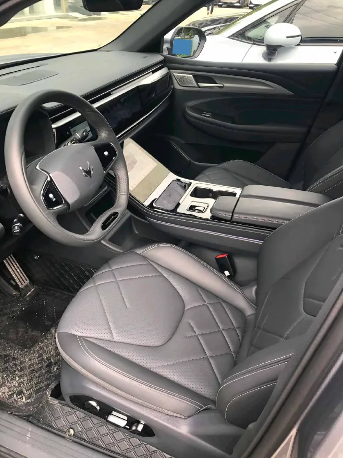 2025 ARCFOX αT6 BEV,autocango,china used car exporter,china ev exporter,chinese used car exporter,chinese used ev exporter