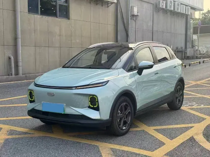 2023 GEOMETRY E view 1