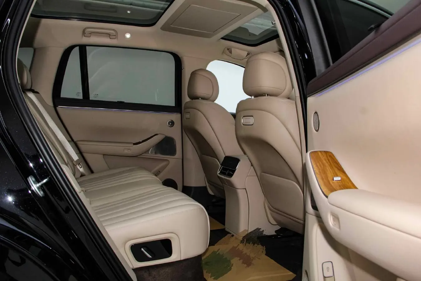 2026 AITO AITO M7 REEV 160HP REEV,autocango,china used car exporter,china ev exporter,chinese used car exporter,chinese used ev exporter