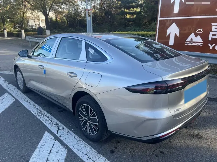 2025 Geely Galaxy Starshine 6 1.5L 112HP L4 1DHT PHEV,autocango,china used car exporter,china ev exporter,chinese used car exporter,chinese used ev exporter