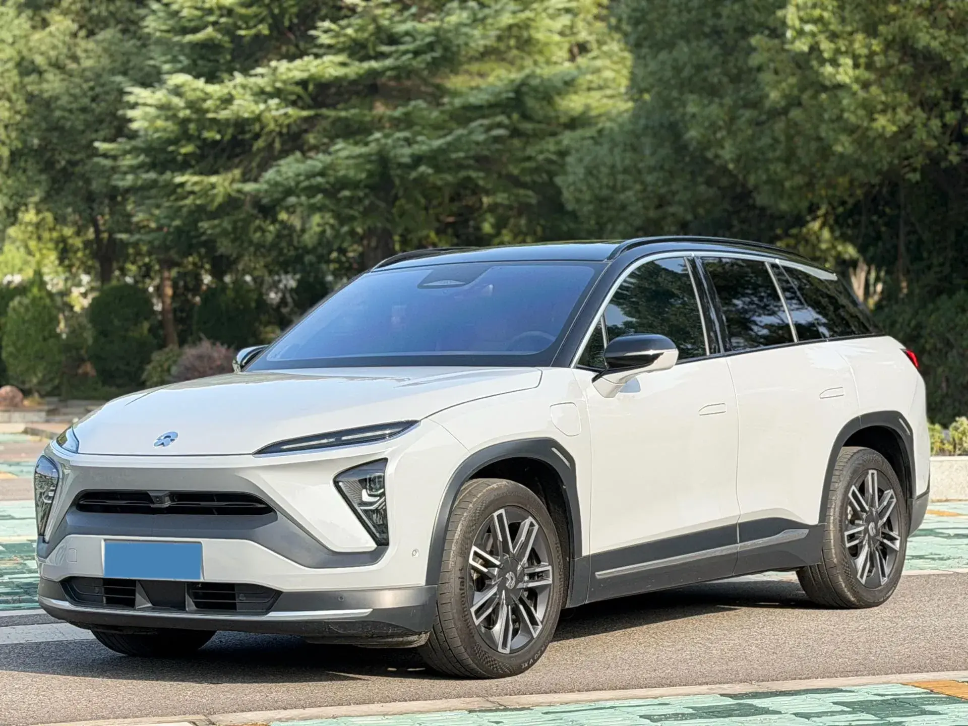 2020 NIO ES6 view 1