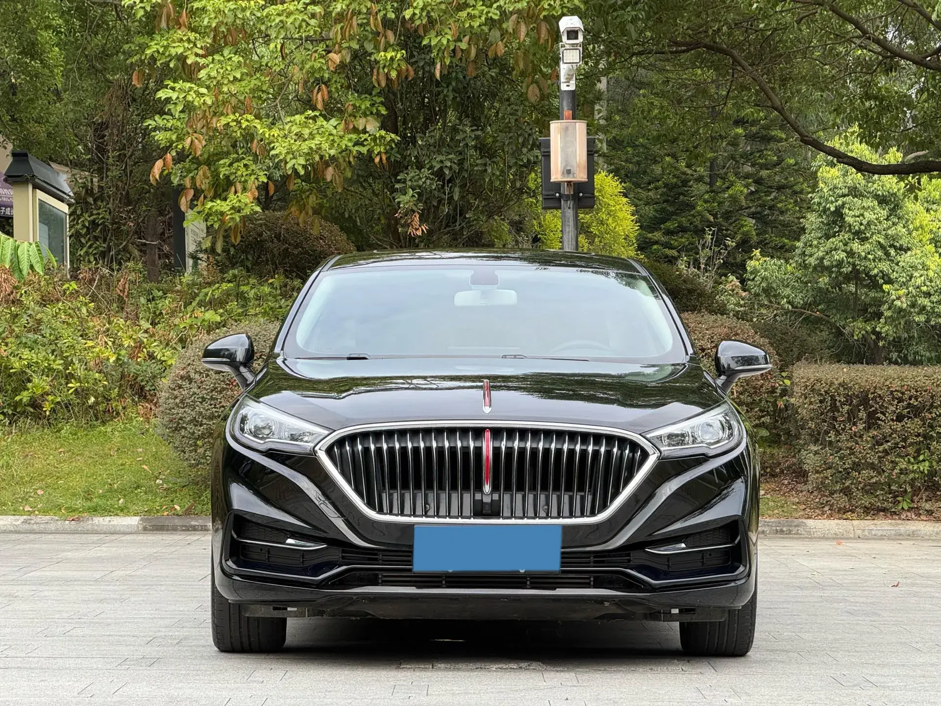 2022 HONGQI H5 thumbnail 2