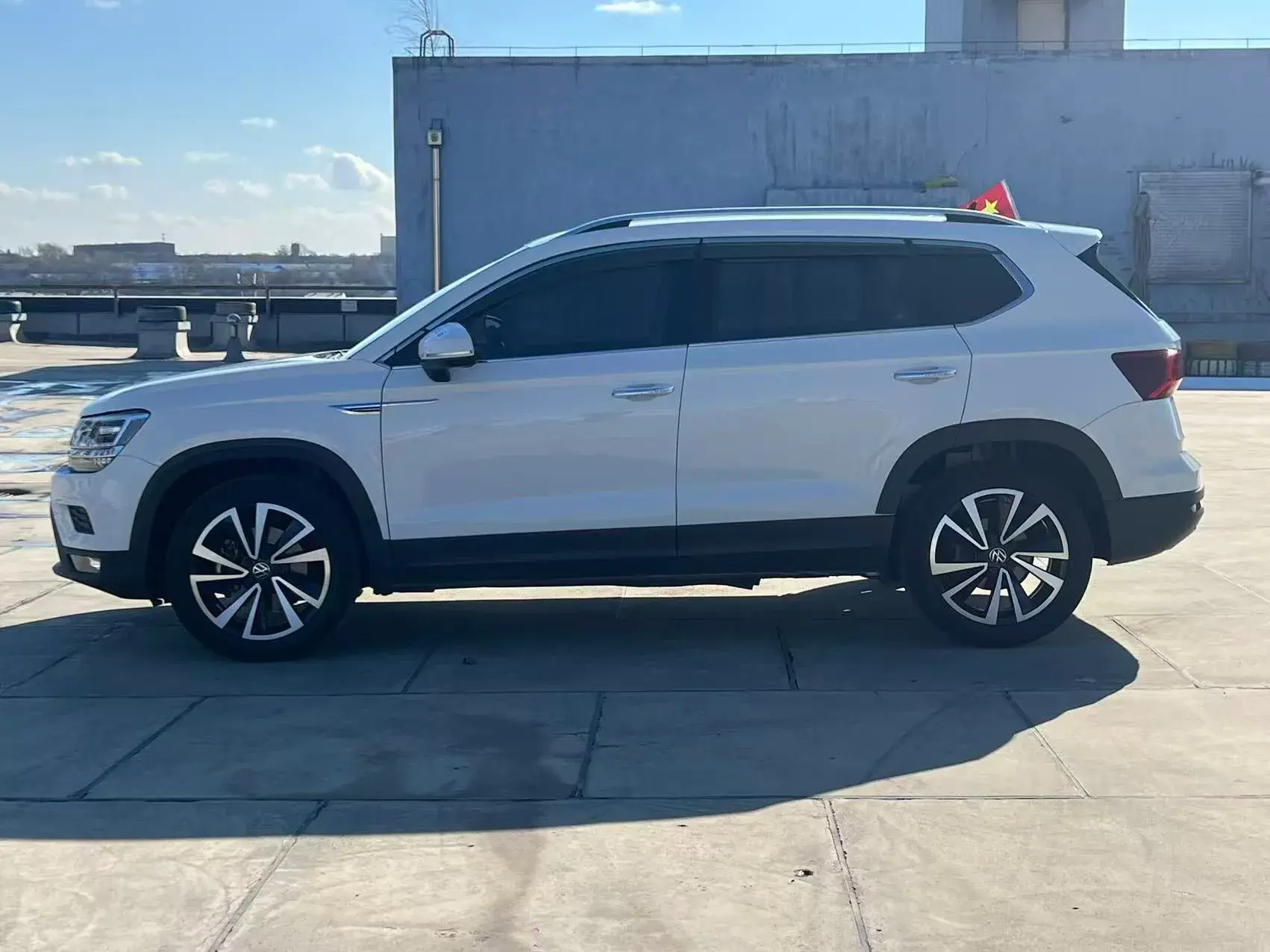 2021 VOLKSWAGEN THARU thumbnail 2