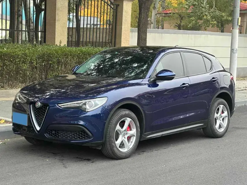 2017 ALFA ROMEO view 1