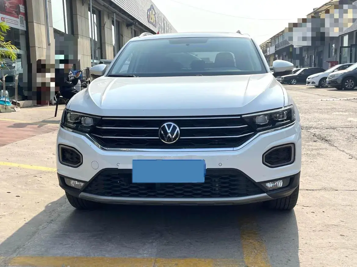 2022 VOLKSWAGEN T-ROC thumbnail 2