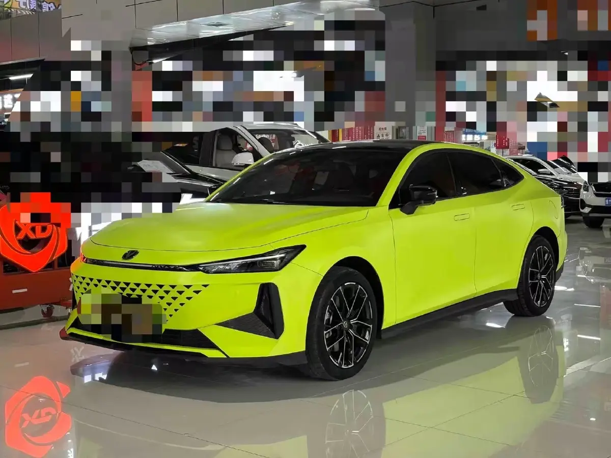 2024 ChangAn UNI-V iDD 1.5L 110HP L4 E-CVT PHEV 18.99KWH