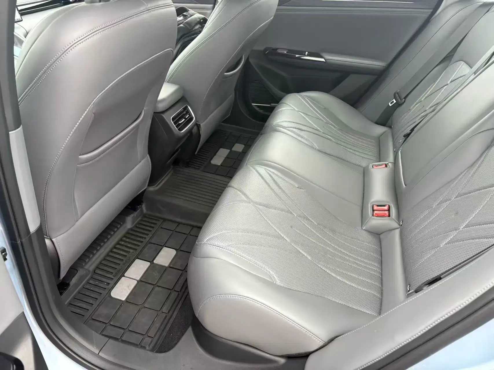 2025 GEELY GALAXY thumbnail 4