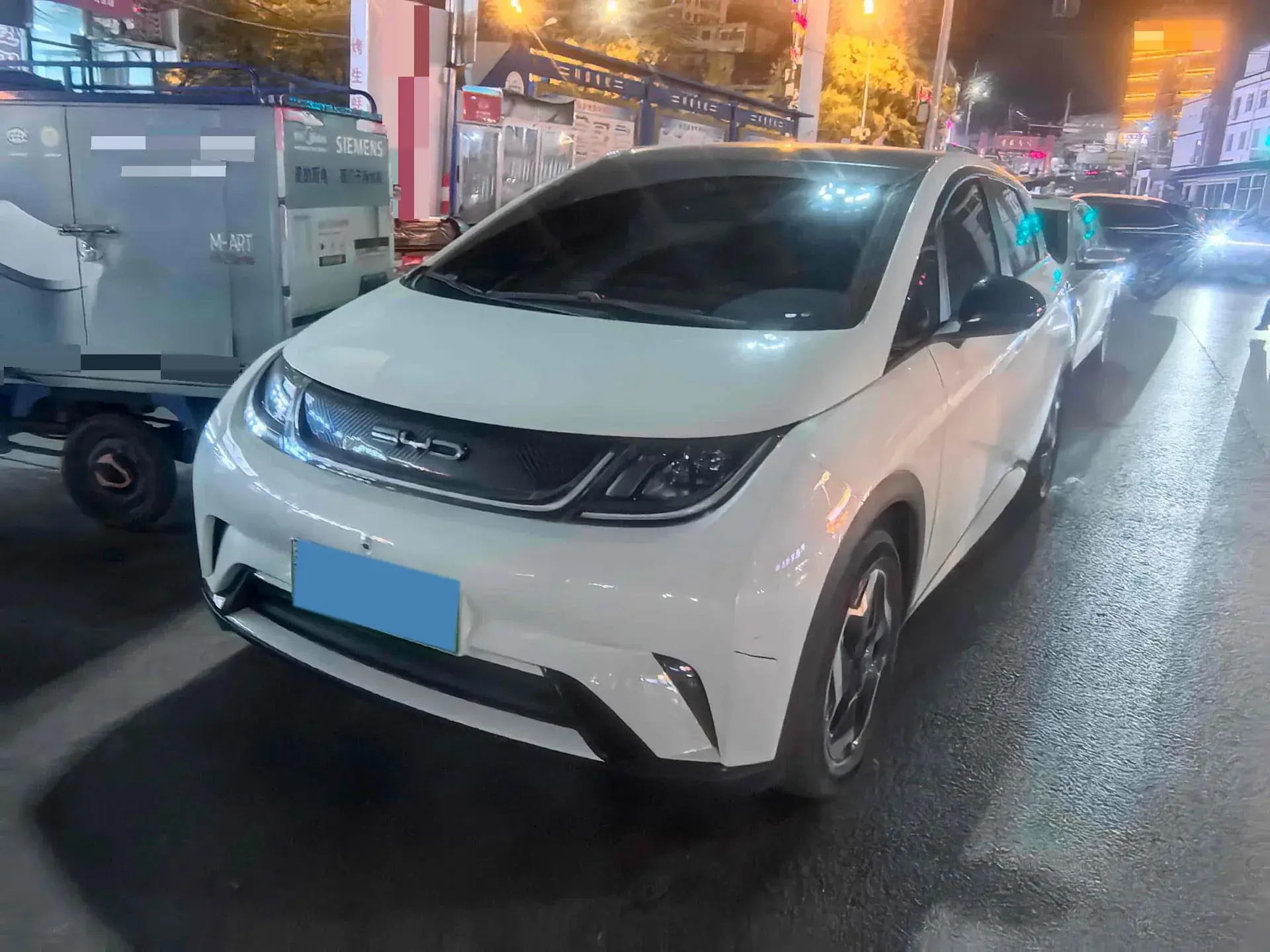 2023 BYD DOLPHIN view 1