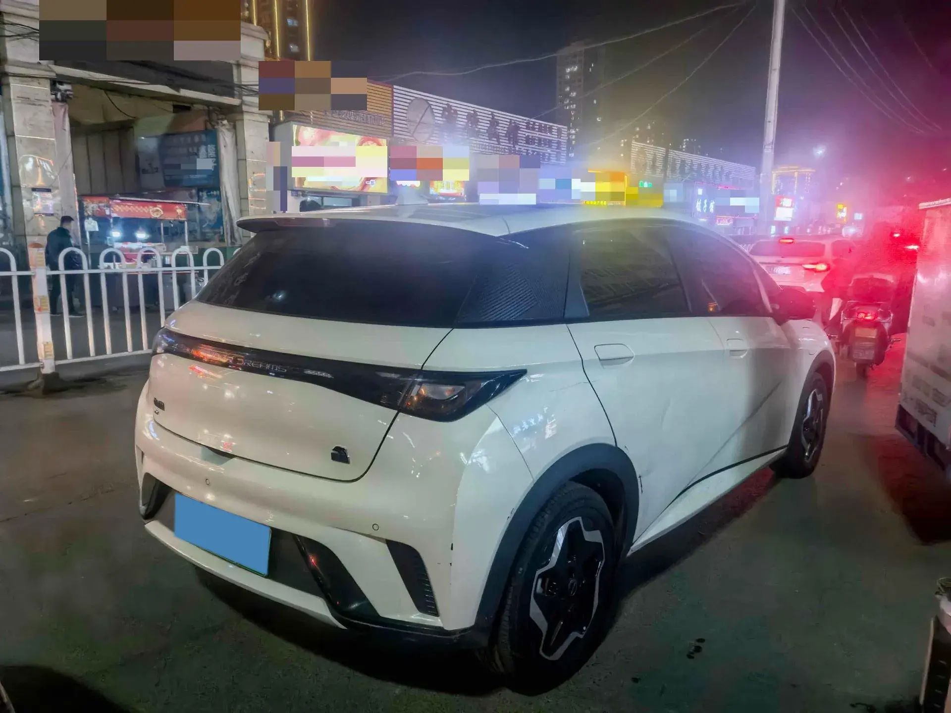 2023 BYD DOLPHIN thumbnail 4